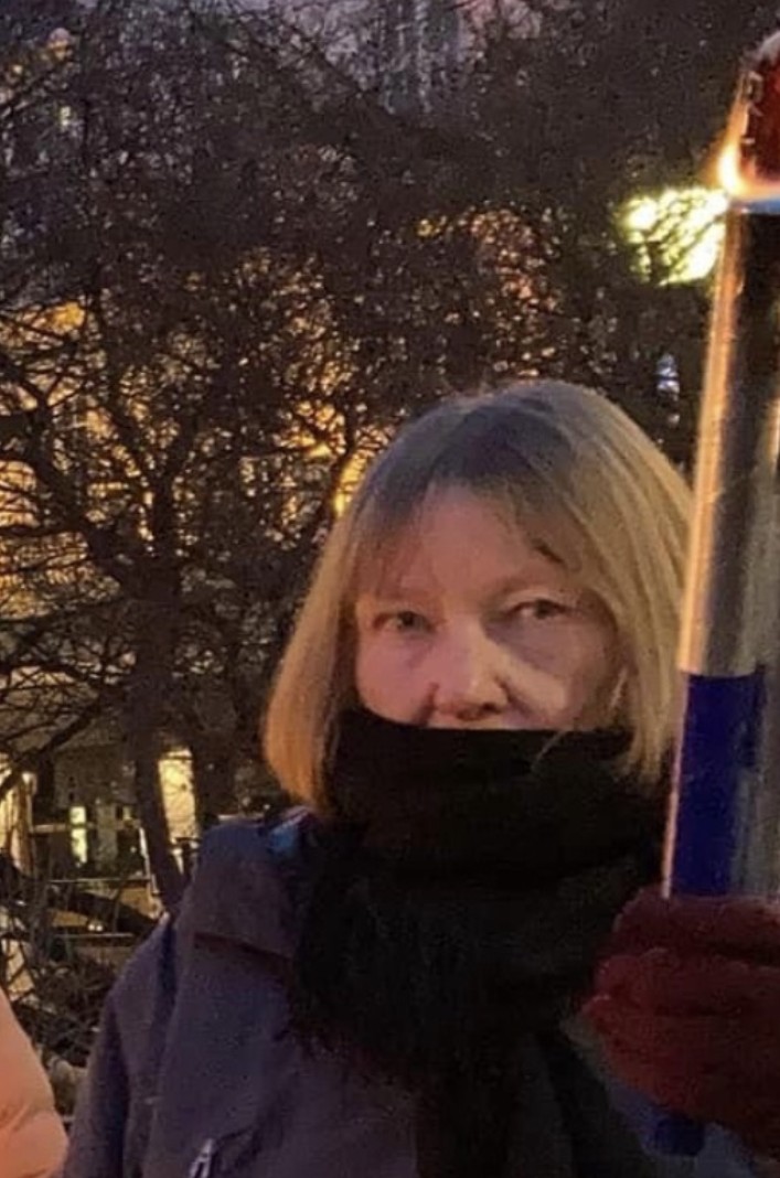 Lillan Hoffmann i fakkeltog (Foto: Astri Lindgren)